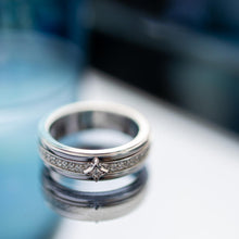 Load image into Gallery viewer, Céleste Astoria Starburst Pavé Spinner Ring