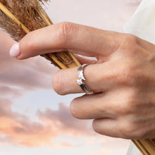Load image into Gallery viewer, Feather Wisp Ring