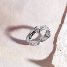 Load image into Gallery viewer, Feather Wisp Ring