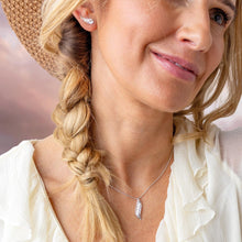 Load image into Gallery viewer, Feather Wisp Necklace