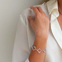Load image into Gallery viewer, Alicia Entwined Link Bracelet