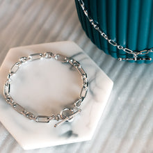 Load image into Gallery viewer, Revival Astoria Figaro Chain Link T-bar Bracelet