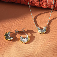 Load image into Gallery viewer, Essence Radiance Golden Small Fan Necklace