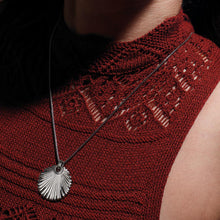 Load image into Gallery viewer, Essence Radiance Grande Fan Toggle Slider Necklace