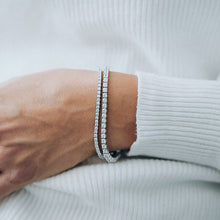 Load image into Gallery viewer, Claw Set Tennis Bracelet