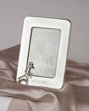 Load image into Gallery viewer, Giraffe Picture Frame