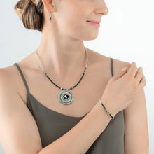 Load image into Gallery viewer, Necklace Amulet Glamorous Green Gold
