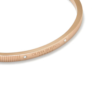 Linear Carnation Gold Bangle