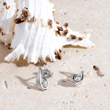 Load image into Gallery viewer, Océane Shell Wave Stud Earrings
