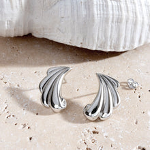 Load image into Gallery viewer, Océane Shell Echo Grande Stud Earrings
