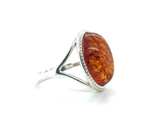 Load image into Gallery viewer, Oval Amber Ring Bead Edge Design 18x12mm

