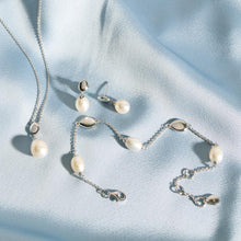 Load image into Gallery viewer, Pebble Pearl Necklace
