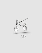 Load image into Gallery viewer, Desire Kiss Mini Heart Hoop Earrings

