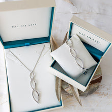 Load image into Gallery viewer, Entwine Twine Twist Trio Link Necklace

