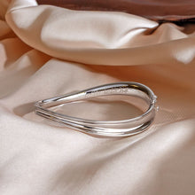 Load image into Gallery viewer, Serenity Hinged Bangle
