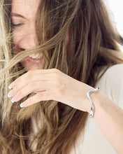 Load image into Gallery viewer, Serenity Curve Cuff Bangle
