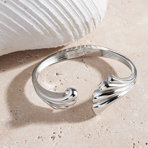 Océane Shell Echo Grande Hinged Bangle