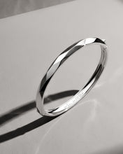 Load image into Gallery viewer, Glint Geo Hinged Bangle
