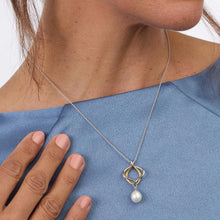 Load image into Gallery viewer, Alicia Golden Pearl Necklace
