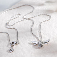 Load image into Gallery viewer, Blossom Flyte Honey Bee Midi Necklace
