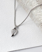 Load image into Gallery viewer, Desire Kiss Mini Heart Necklace
