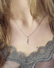 Load image into Gallery viewer, Serenity Curve Small Necklace

