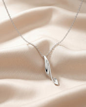 Load image into Gallery viewer, Serenity Curve Small Necklace
