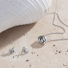 Load image into Gallery viewer, Océane Shell Echo Rounded Necklace
