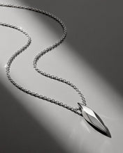 Load image into Gallery viewer, Glint Midi Necklace
