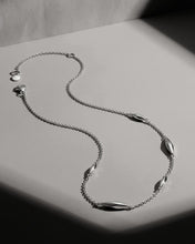 Load image into Gallery viewer, Glint Station Necklace
