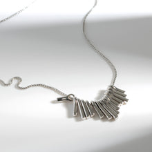 Load image into Gallery viewer, Array Luxe Dangle Necklace
