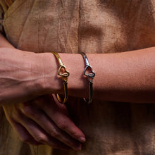 Load image into Gallery viewer, Linked Heart Waterproof Bangle
