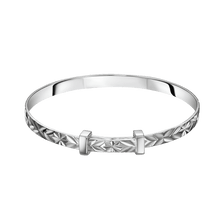 Load image into Gallery viewer, Maeve Diamond Cut Pattern Bangle
