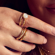 Load image into Gallery viewer, HD X Golden Edit Calm Mother Of Pearl Ring
