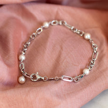 Load image into Gallery viewer, Revival Astoria Figaro Pearl Chain Link Bracelet
