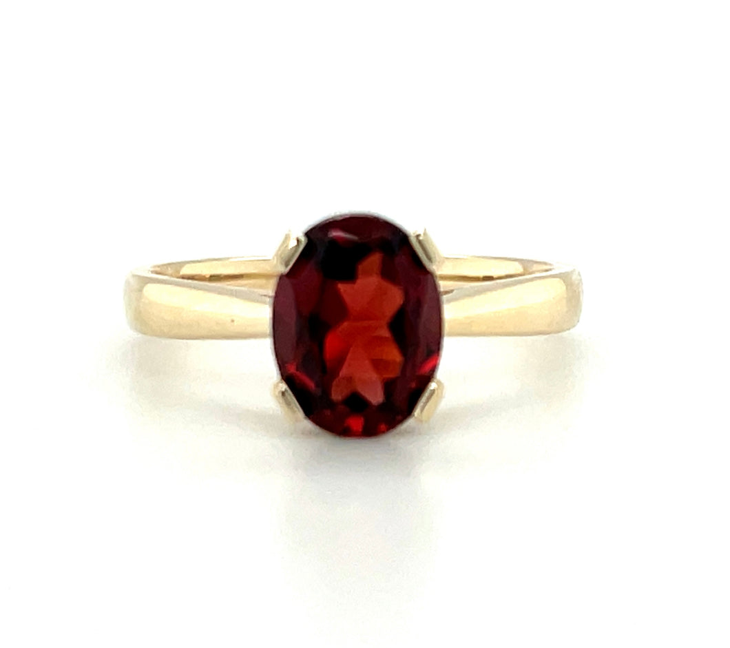 9ct Yellow Gold Oval Faceted Garnet Claw Setting Ring