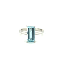 Load image into Gallery viewer, Platinum And Aquamarine Solitaire Ring
